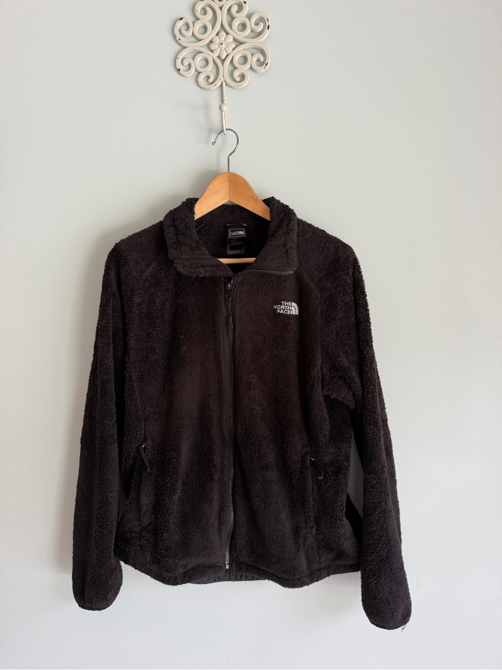 The North Face Black Plush Teddy Fleece Full-Zip Jacket. Women’s Large